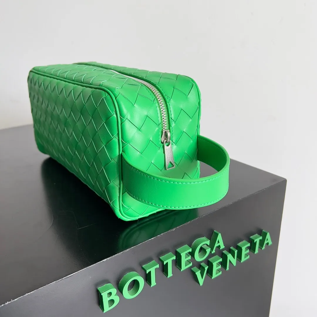 All categories 💚 Authentic bags 💚 BV 2025 new BV toiletry bag
